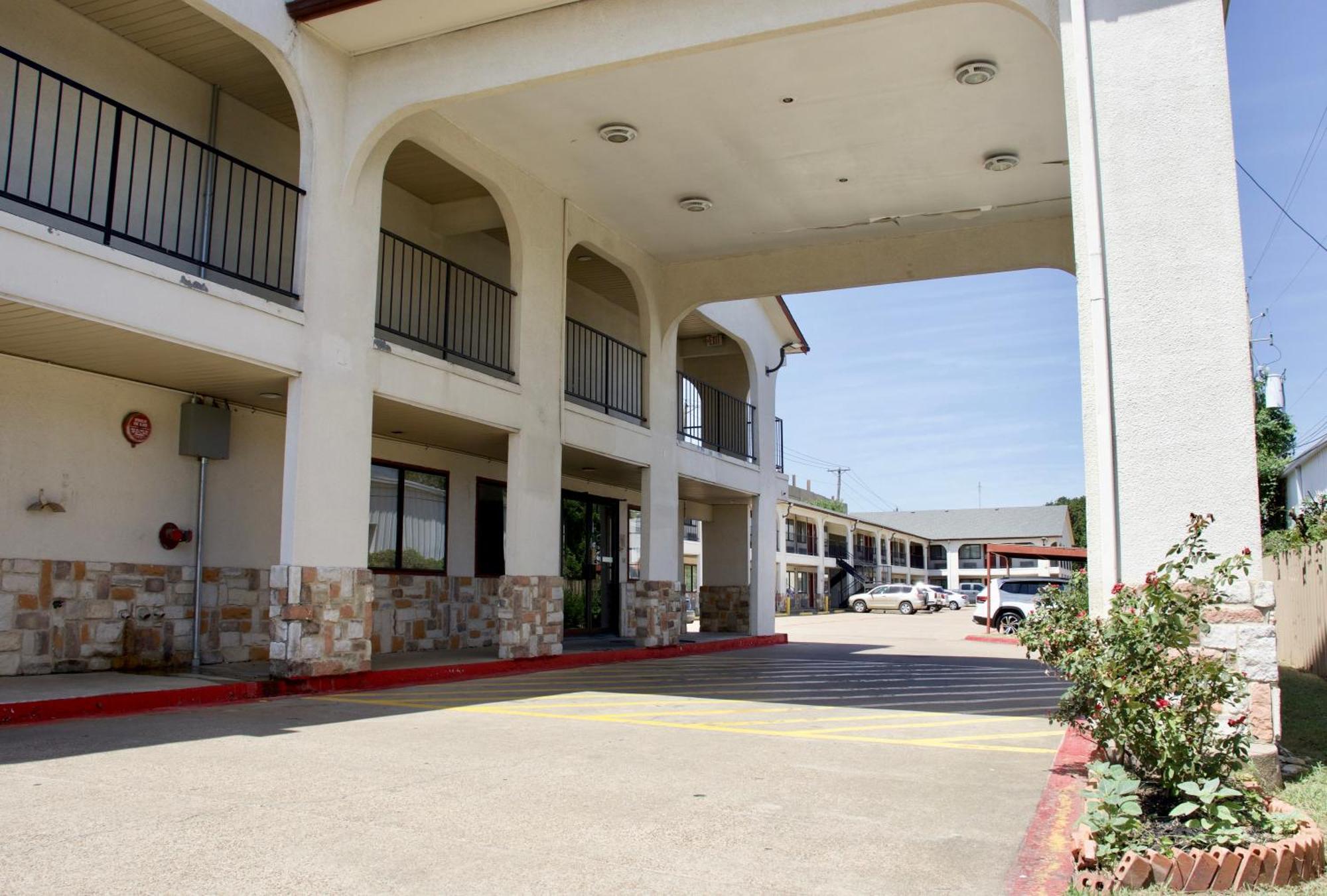 Executive Inn Of Arlington, Near At&T Stadium Extérieur photo